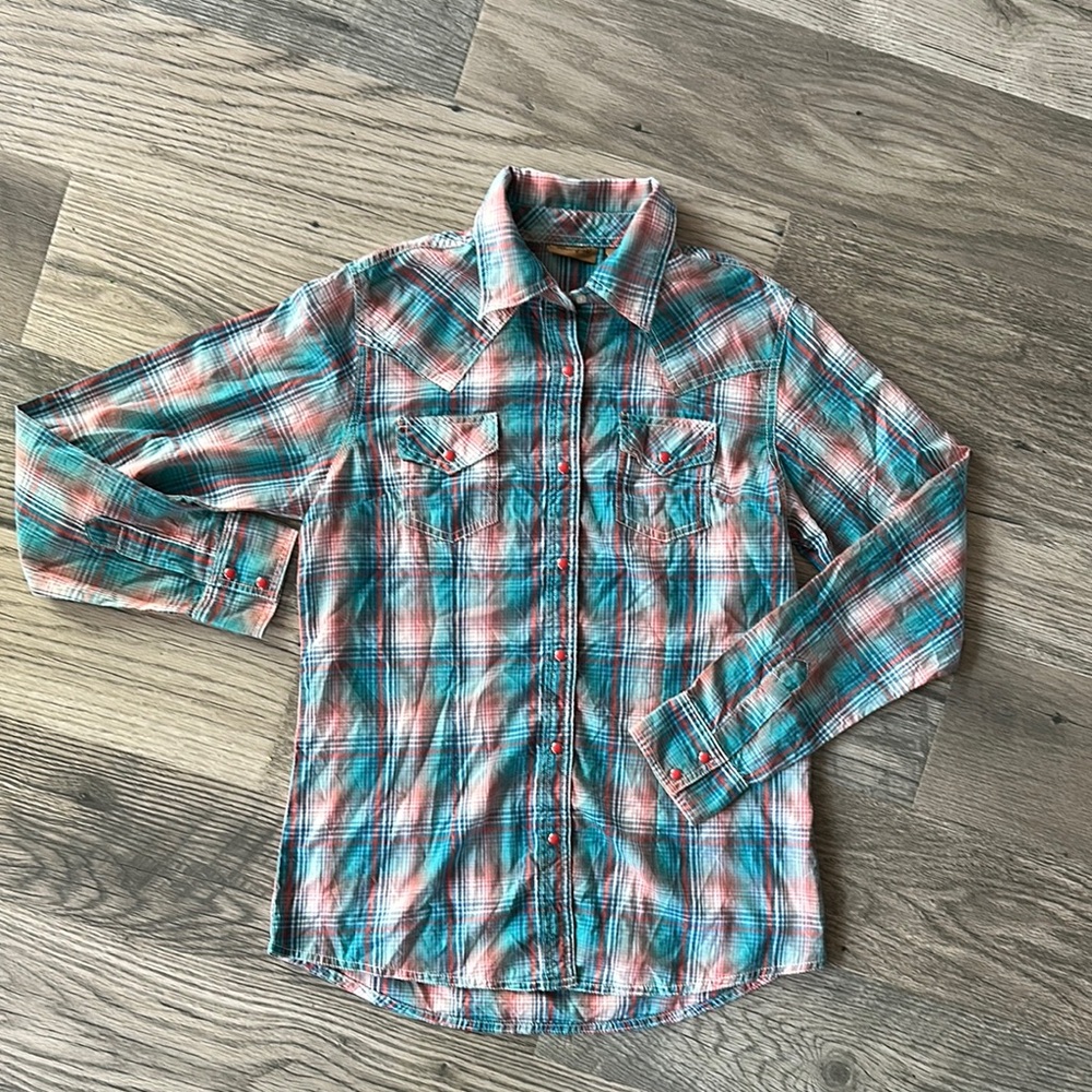 Wrangler‎ Button front Plaid Shirt in Red and Blue women’s small